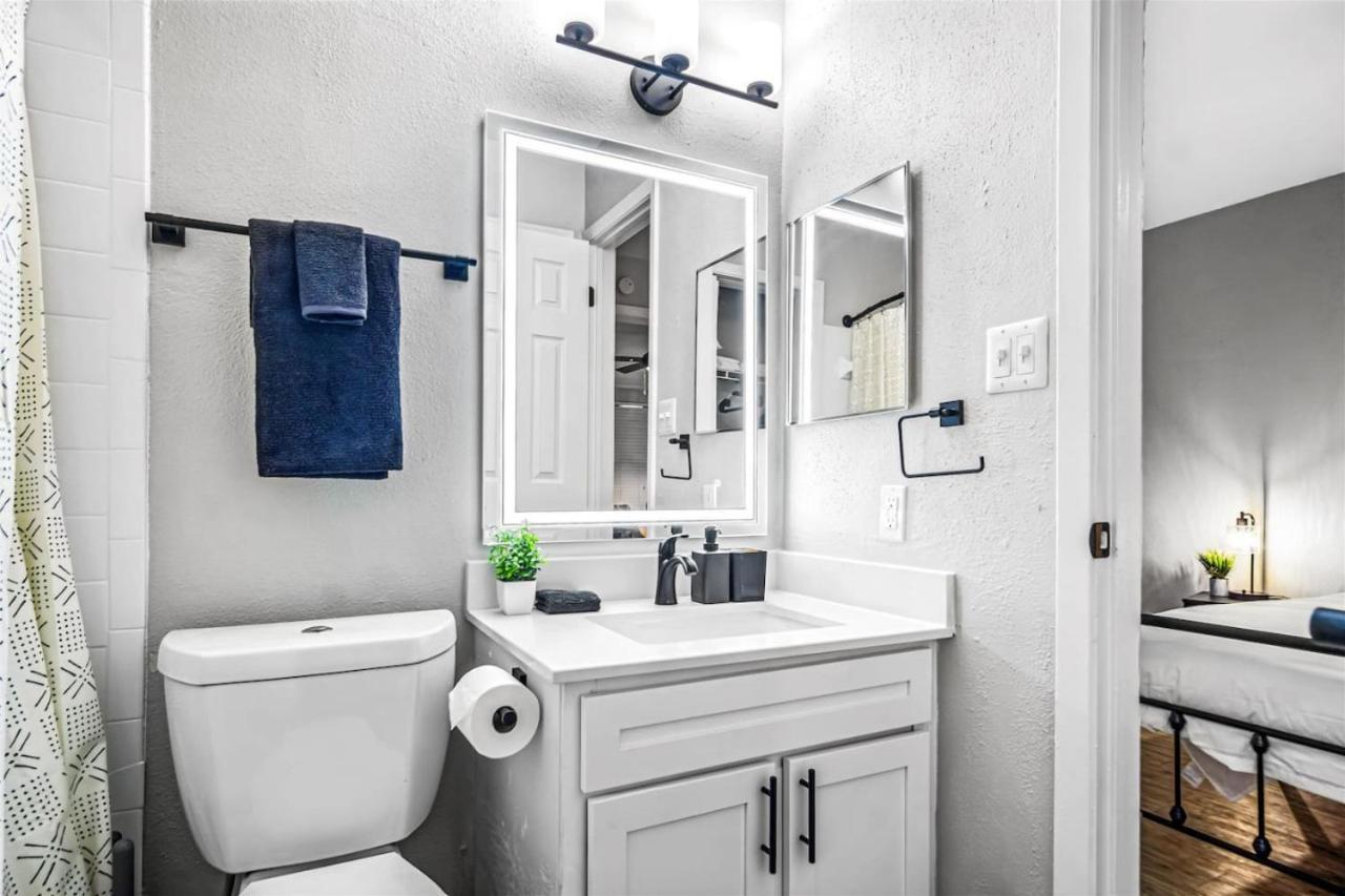 Modern 1Br Retreat Pool 10 Minutes To Austin Διαμέρισμα Εξωτερικό φωτογραφία