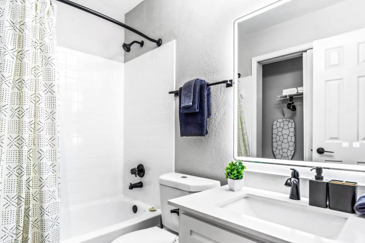 Modern 1Br Retreat Pool 10 Minutes To Austin Διαμέρισμα Εξωτερικό φωτογραφία