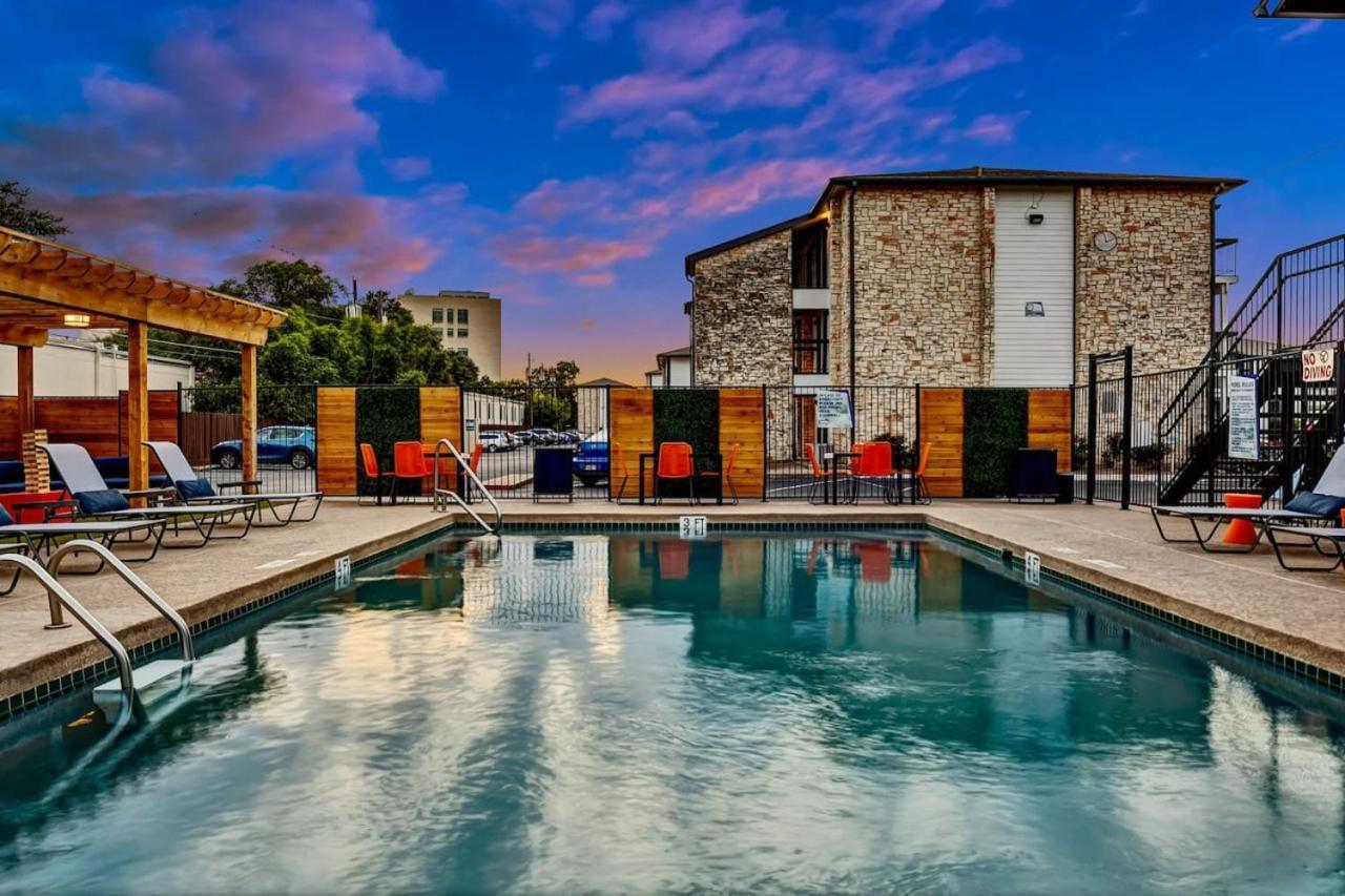 Modern 1Br Retreat Pool 10 Minutes To Austin Διαμέρισμα Εξωτερικό φωτογραφία